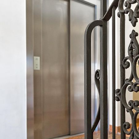 Saragozza Boutique Apartment Bologna Bagian luar foto