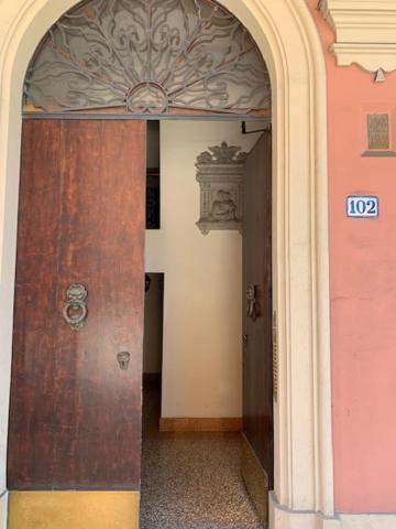 Saragozza Boutique Apartment Bologna Bagian luar foto